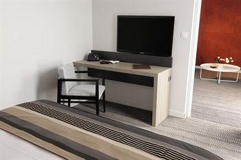 Western & De 4* Chassieu